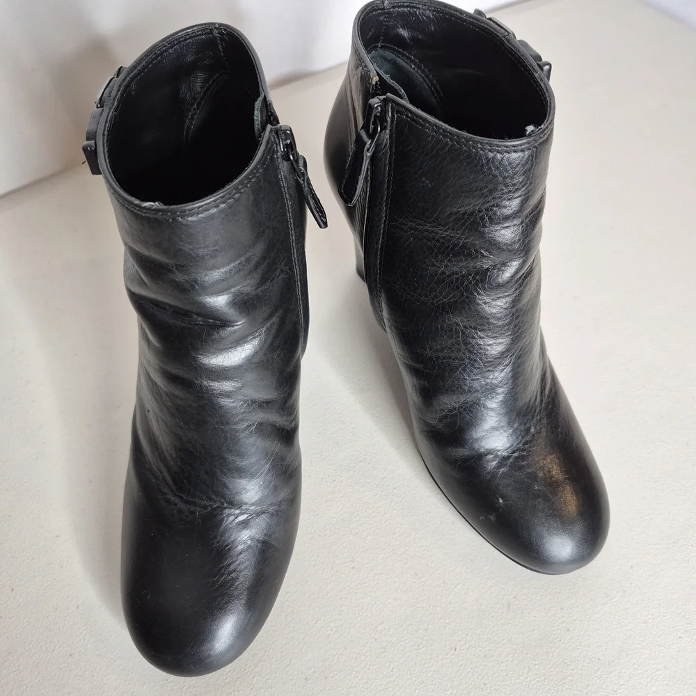 Tory Burch Lowell Leather Wedge Ankle Boots - Size 5.5